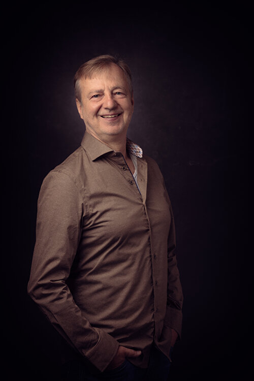 Joachim Stepanik van Pianoservice Den Haag is een professionele en gecertificeerde pianostemmer en reparateur piano en vleugel.